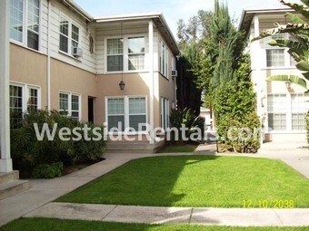 Primary Photo - 15513 Victory Blvd