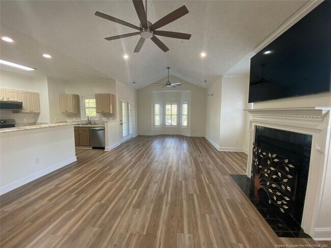 Foto del edificio - 812 Sage Creek Ln