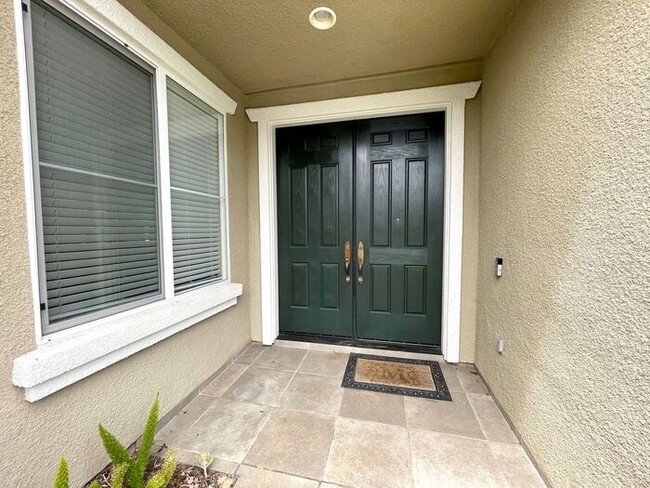 Building Photo - Mediterranean-style 5-bedroom in Seaside H...