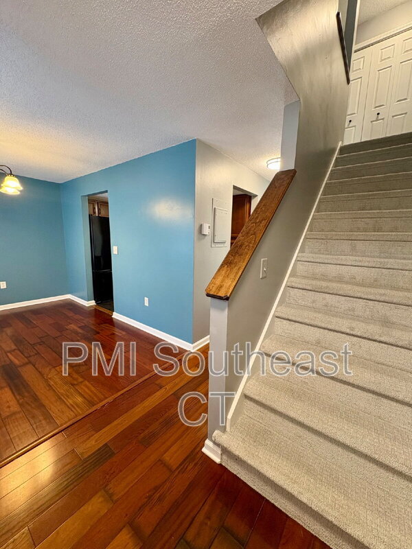 Building Photo - 54 Rope Ferry Rd