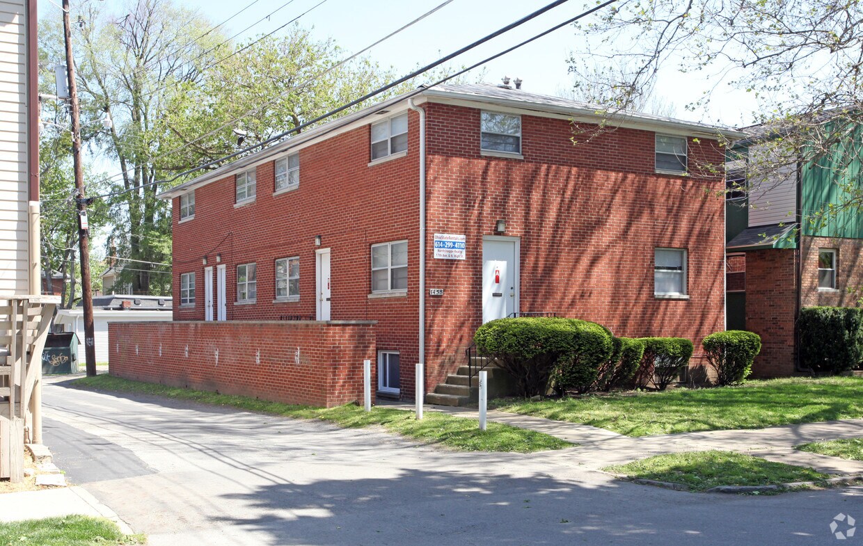 Primary Photo - 1458 Highland St