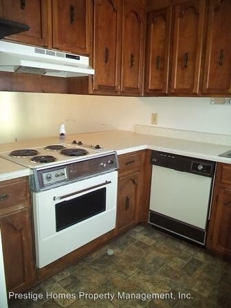 Building Photo - 2 br, 1.5 bath House - 108 Colony Drive #3