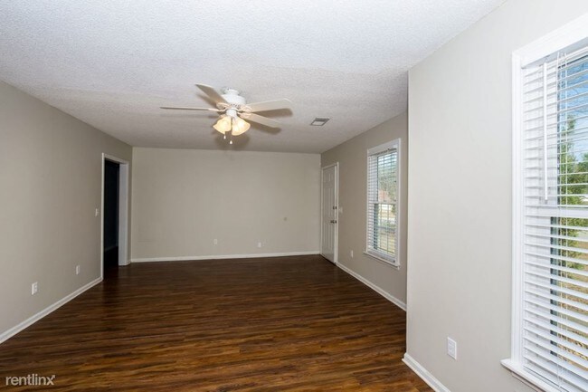 Building Photo - 516 Kenton Dr