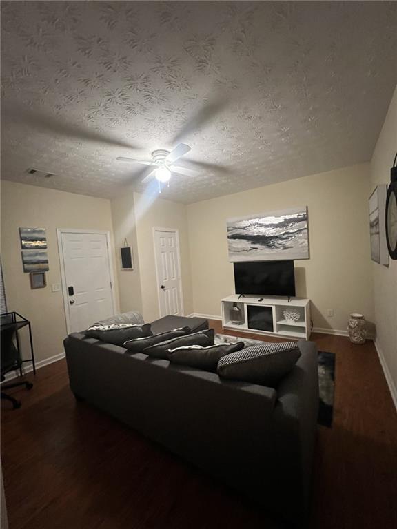 Foto del edificio - 4030 Hill Station Ct