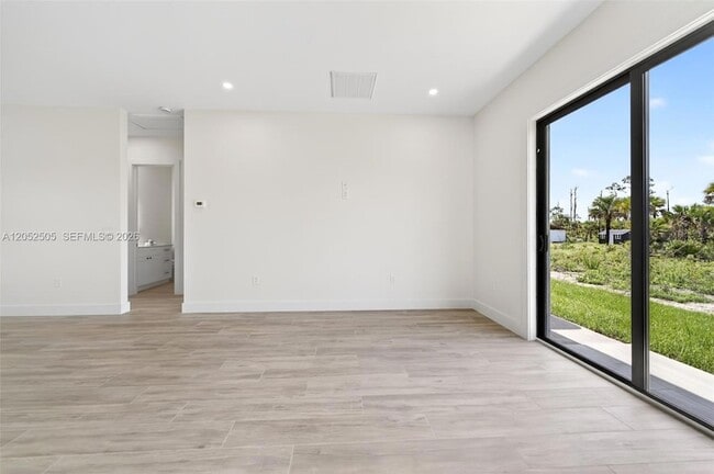 Foto del edificio - 2622 22nd Ave SE