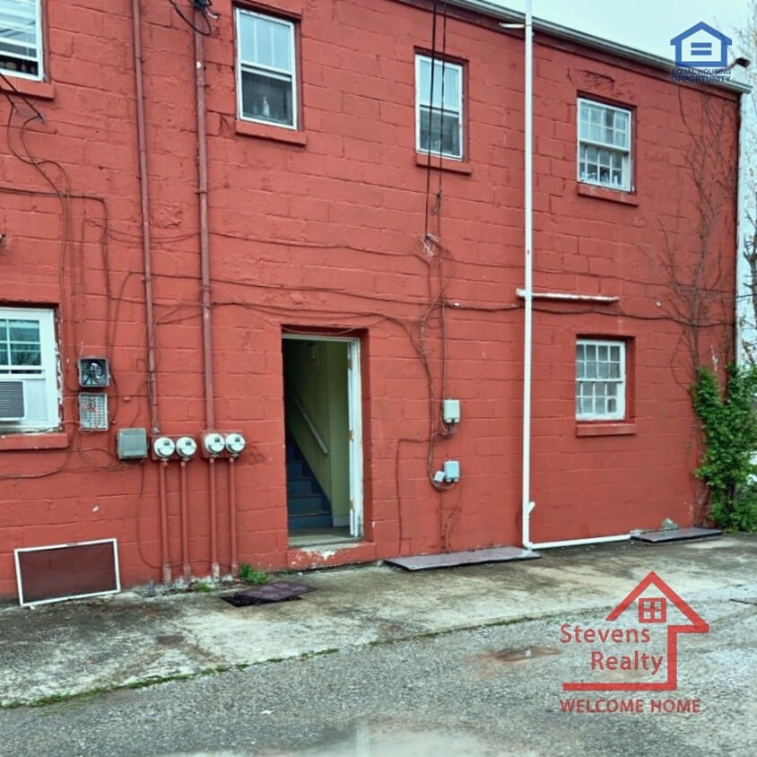 Primary Photo - 414 W Bockman Way