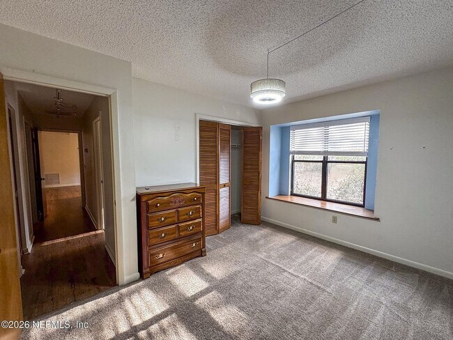 Foto del edificio - 233 Swan Lake Dr