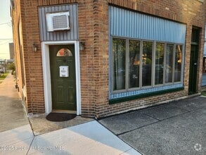 Building Photo - 580 E Main St