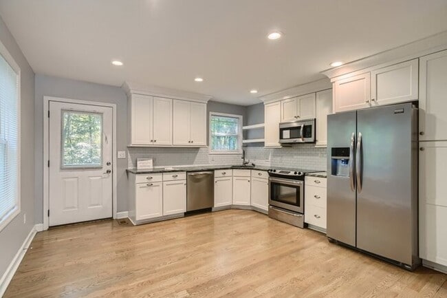 Foto del edificio - 1026 Chelsea Dr, Goodlettsville, TN, 37072