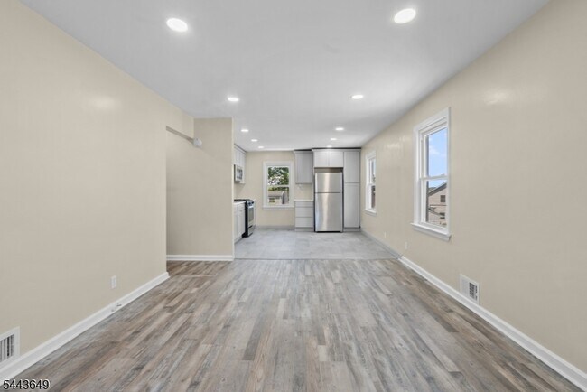 Foto del edificio - 145 6th St