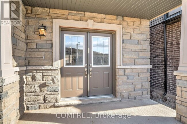 Building Photo - 33 Hitchman St