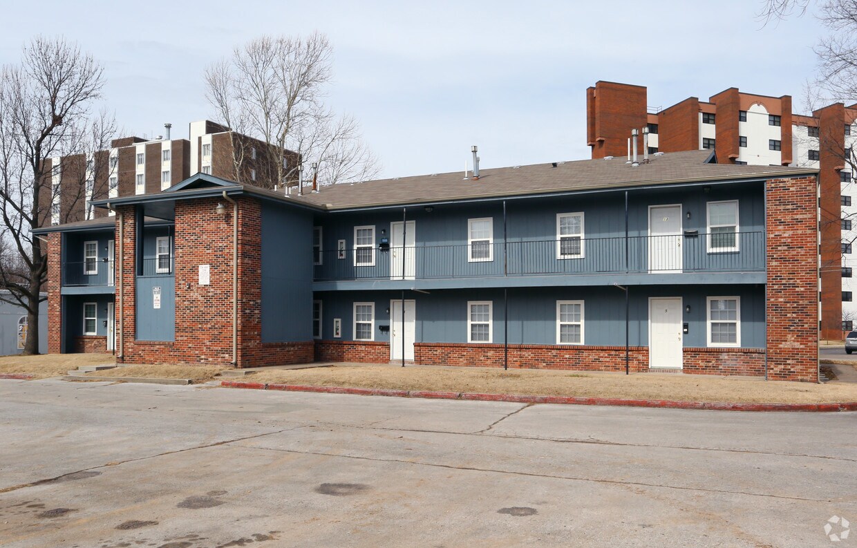 Building Photo - 424 W Mount Vernon St