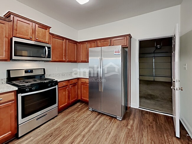 Building Photo - 147 Sweetspring Way