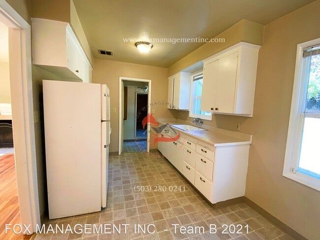 Building Photo - 3 br, 1 bath House - 4007 SW Comus St.