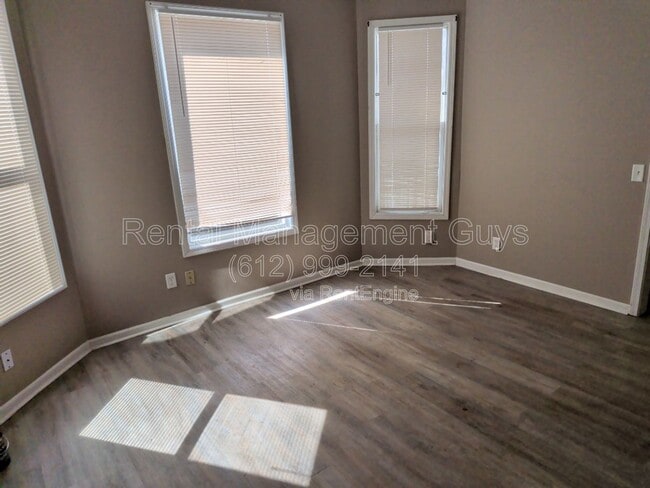 Building Photo - 2935 N Aldrich Ave