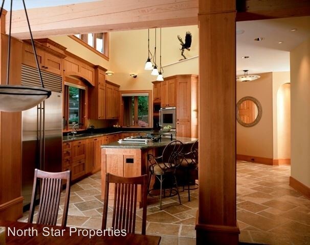 Building Photo - 3 br, 3.5 bath House - 4398 Lakeview Blvd