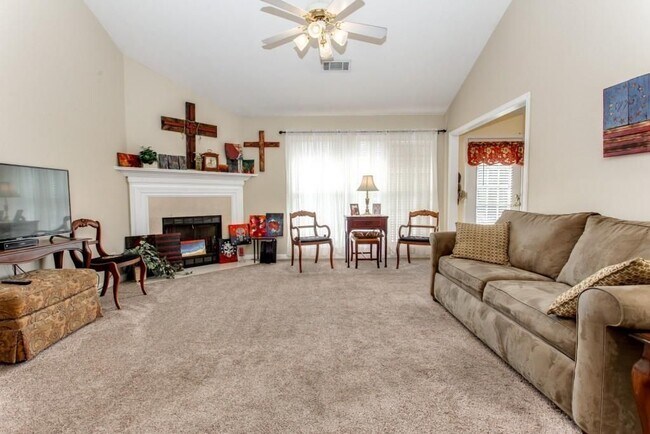 Foto del edificio - 6229 Huckleberry Ridge