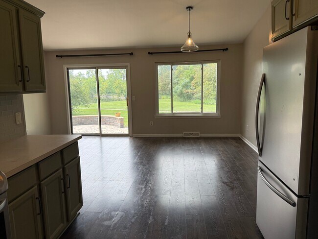 Building Photo - 61407 Dean Dr