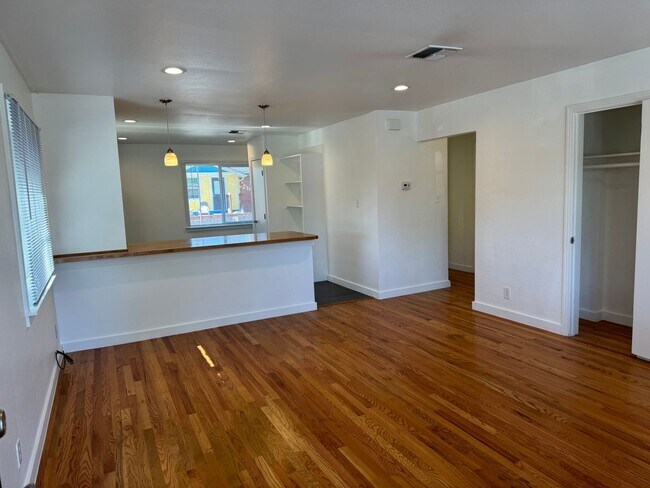 Foto del edificio - 326 Stewart St