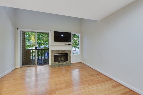 Building Photo - Rodgers Park Condo - 1 bedroom
