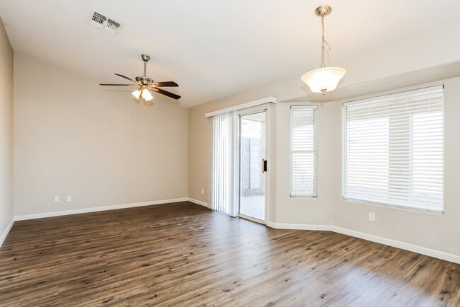 Building Photo - 1611 S 63rd Dr