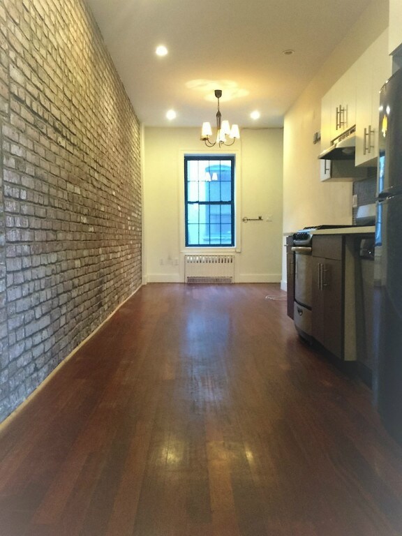 Building Photo - 1013 Pacific St