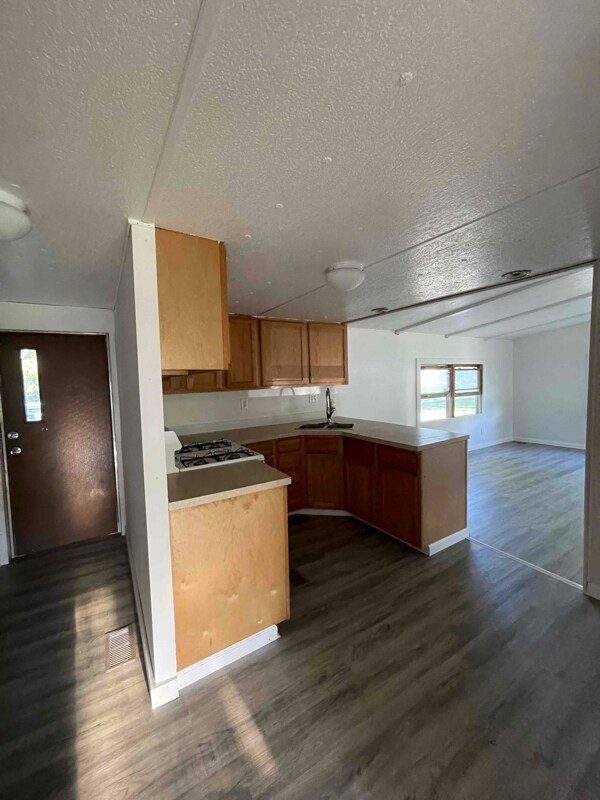 Building Photo - 406 S Cleveland St