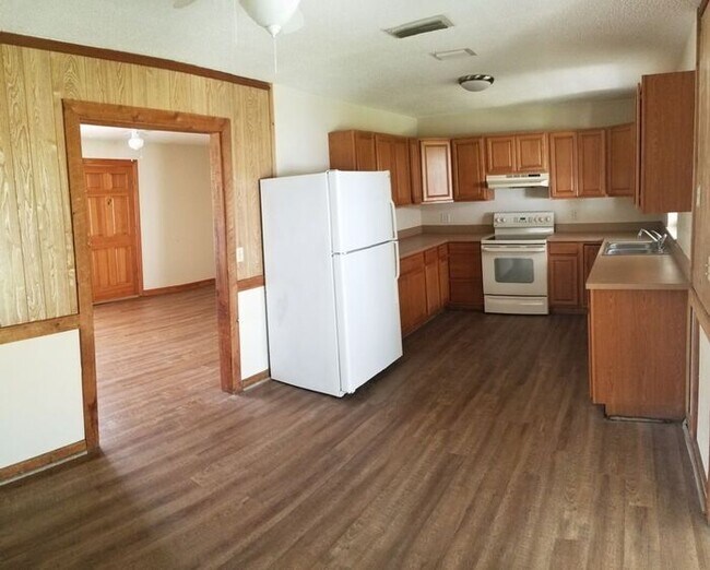 Foto del edificio - 1705 NE 28th St