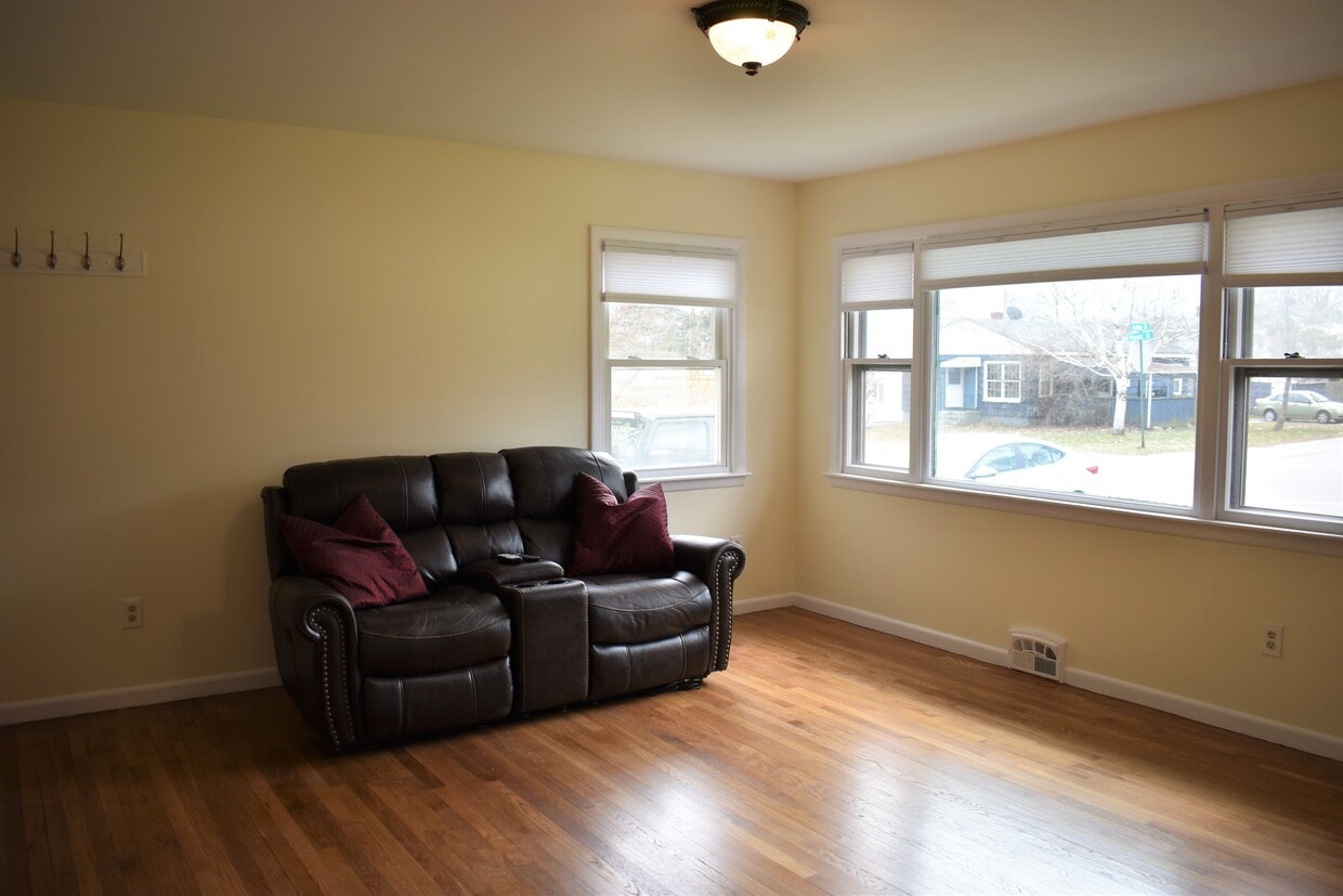 330 Pleasant St, Lewiston, ME 04240 House Rental in Lewiston, ME