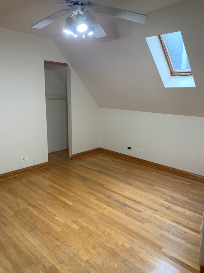 Foto del edificio - 3339 N Hamilton Ave