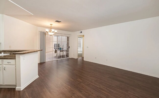 Foto del edificio - 1395 Kelton Ave
