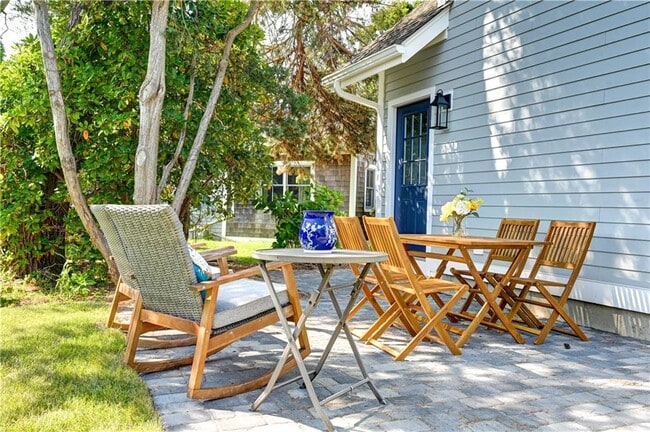 Building Photo - 5 Key Ct