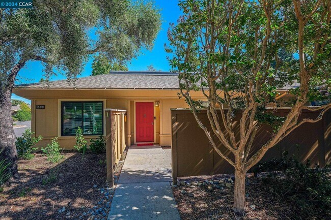 Foto del edificio - 1508 Golden Rain Rd