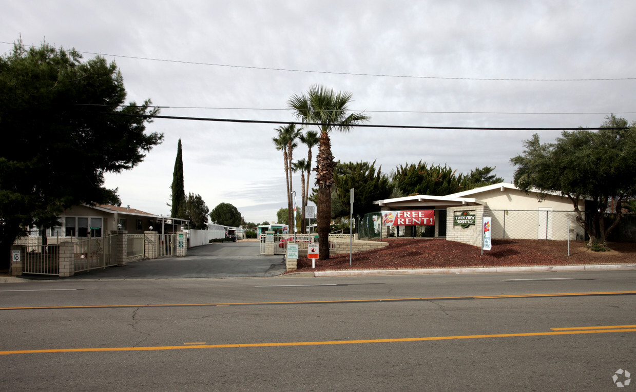 Building Photo - Twin View Estates