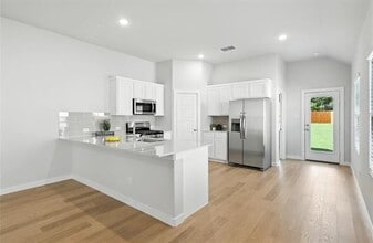 Building Photo - 808 Pne Bch Dr