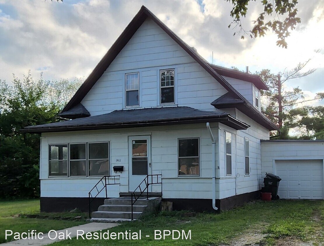 1411 16th St, Perry, IA 50220 House Rental in Perry, IA