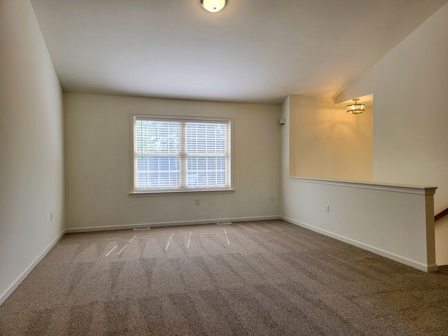 Building Photo - 5206 Brook Dr