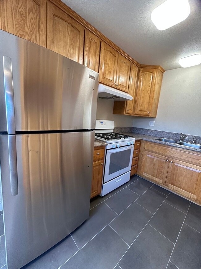 Building Photo - 4172 Del Amo Blvd