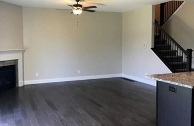 Foto del edificio - 1516 Greyrock Ln