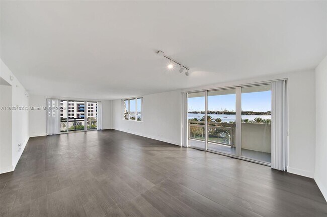 Foto del edificio - 1500 Bay Rd