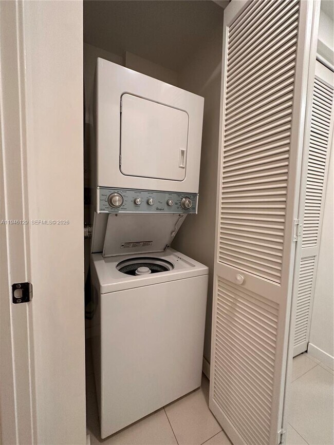 Foto del edificio - 7751 NW 107th Ave