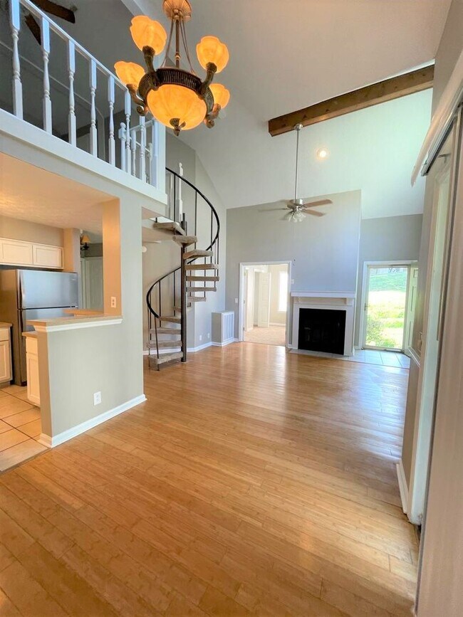 Foto del edificio - 2 Bedroom Condo in Beautiful Location