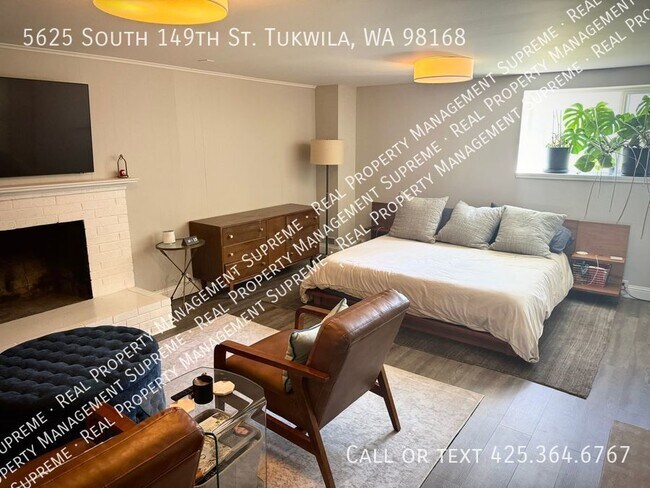 Building Photo - Beautiful and Charming Home