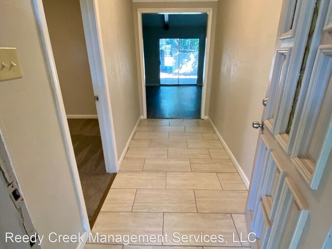 Building Photo - 4 br, 2 bath House - 1039 Oak Meadow Lane