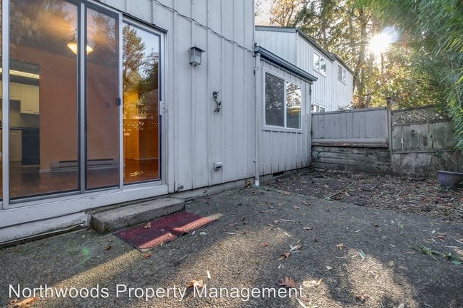 Building Photo - 3 br, 2 bath House - 2103 Hawkins Lane