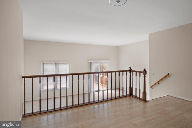 Building Photo - 5734 Lakeside Oak Ln