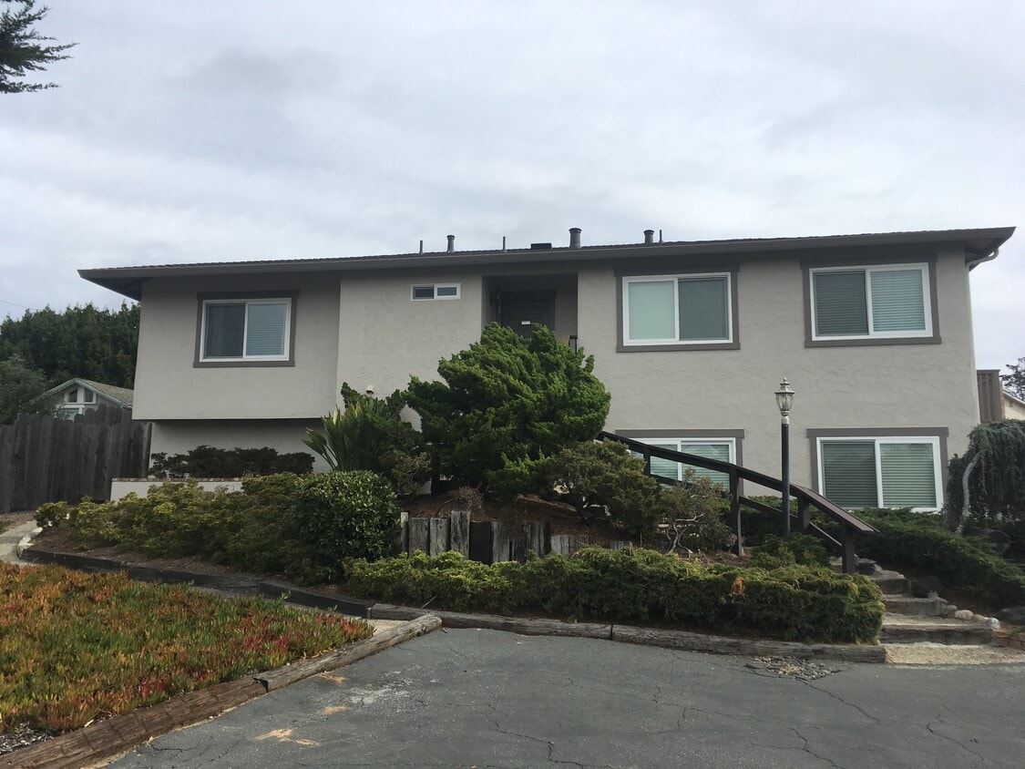 1074 Highland St, Seaside, CA 93955 Townhome Rentals in Seaside CA