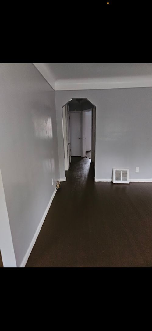 Building Photo - 3 bedroom, 1.5 Bath! Must See! Detroit's E...