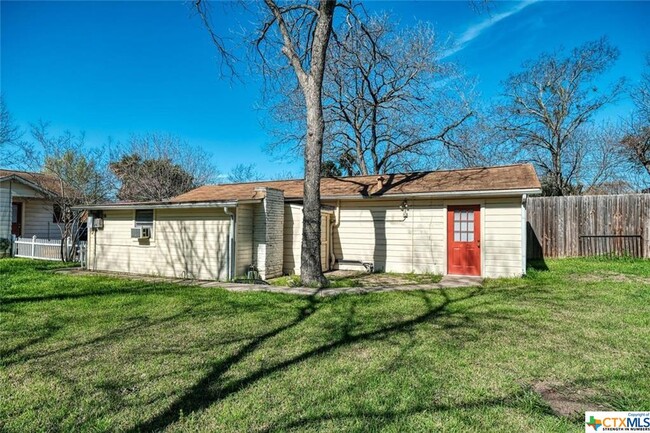 1716 Justin Ln Unit B, Austin, TX 78757 - Room For Rent In Austin, TX ...