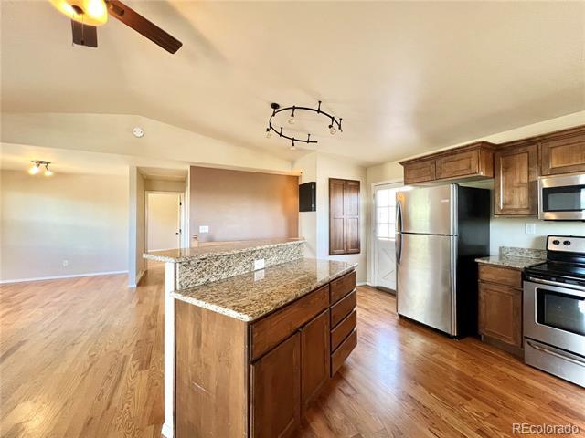 Foto del edificio - 2739 Straus Ln